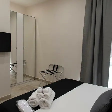 Room91- St. Angelo Castle Гостевой дом *